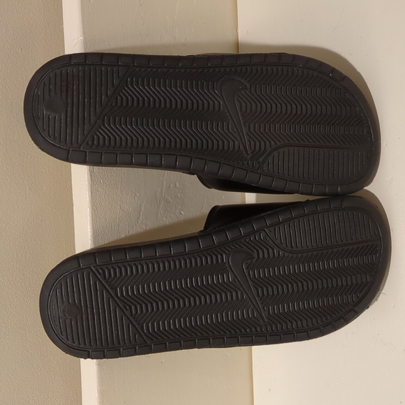 Nike Athletic Slides - Picture 3 of 3